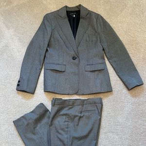 Jones New York pantsuit - size 8